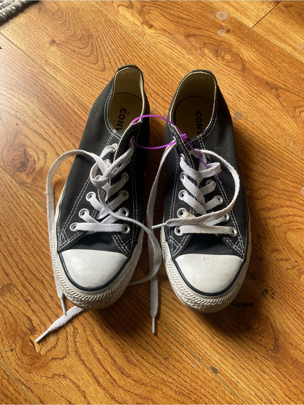 Converse Black and White Low-Top shoes women 7